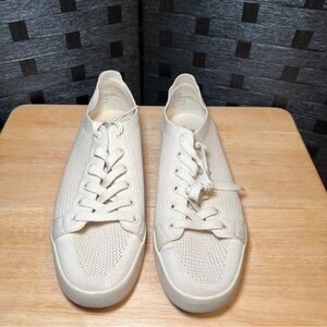 Women’s Size 11 Susina white tan sneaker walking Shoes